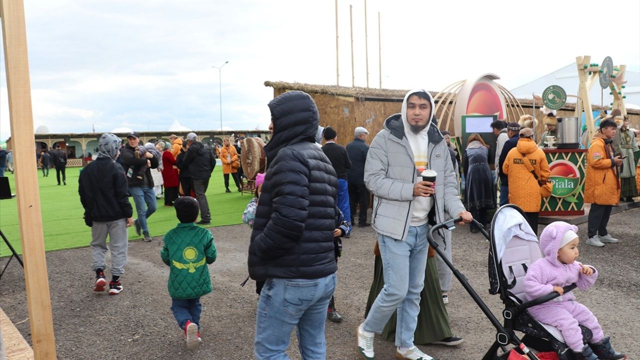 Kazakistan'da 5. Dünya Göçebe Oyunları İçin Etno Köy Açıldı
