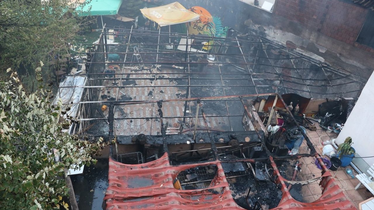 Kırklareli'nde Eğlence Mekanında Yangın Alarmı