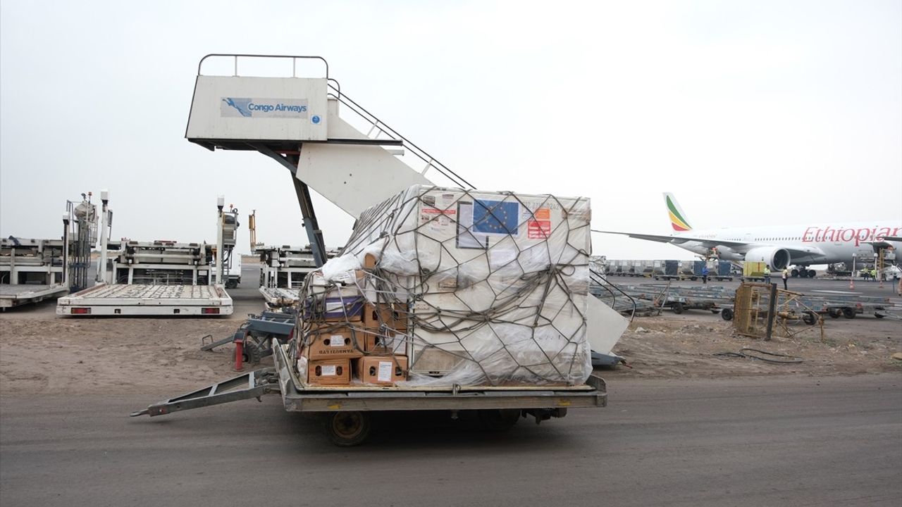 Kongo Demokratik Cumhuriyeti'ne 99 Bin M Çiçeği Aşısı Gönderildi