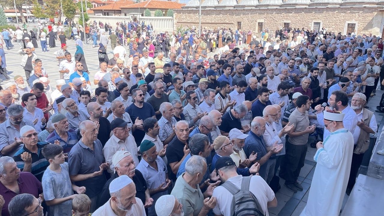 Konya'da Ayşenur Ezgi Eygi İçin Gıyabi Cenaze Namazı Kılındı