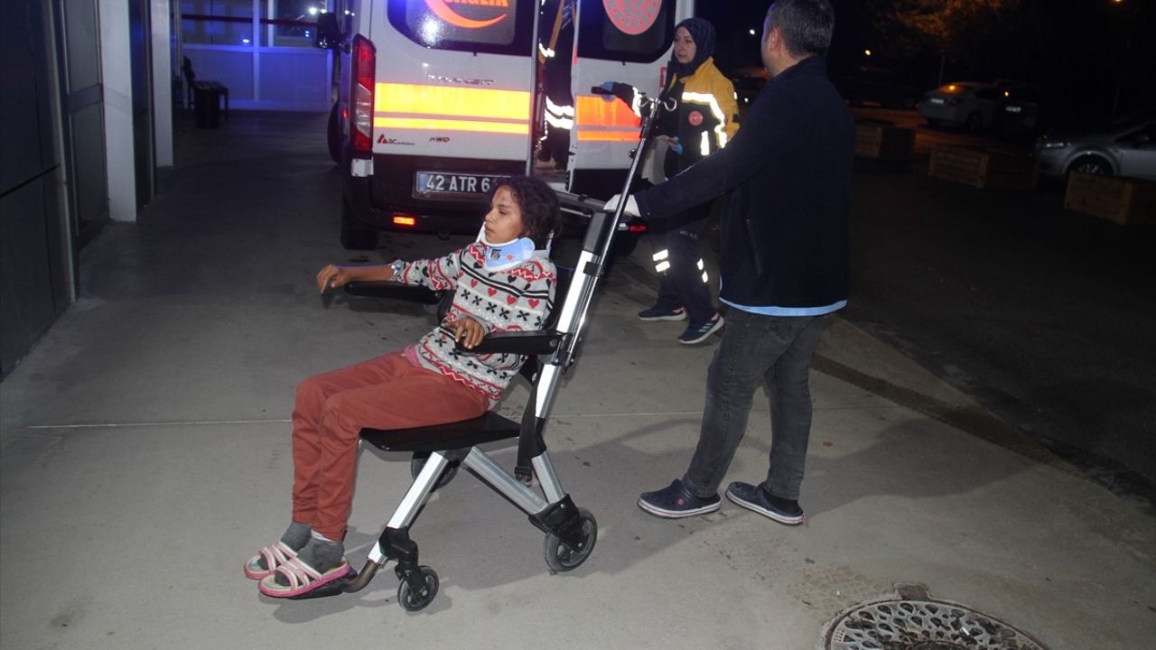 Konya'da Tarım İşçilerini Taşıyan Minibüs Devrildi: 12 Yaralı