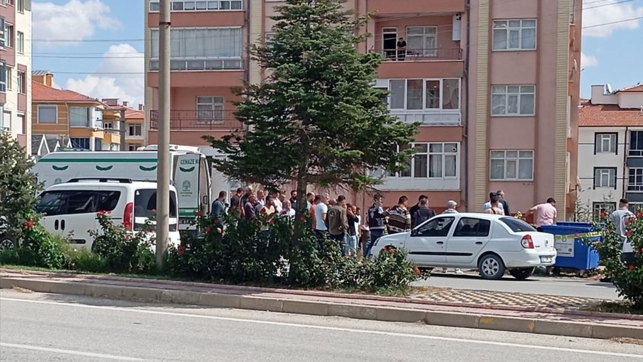 Konya'da Yol Kenarında Erkek Cesedi Bulundu