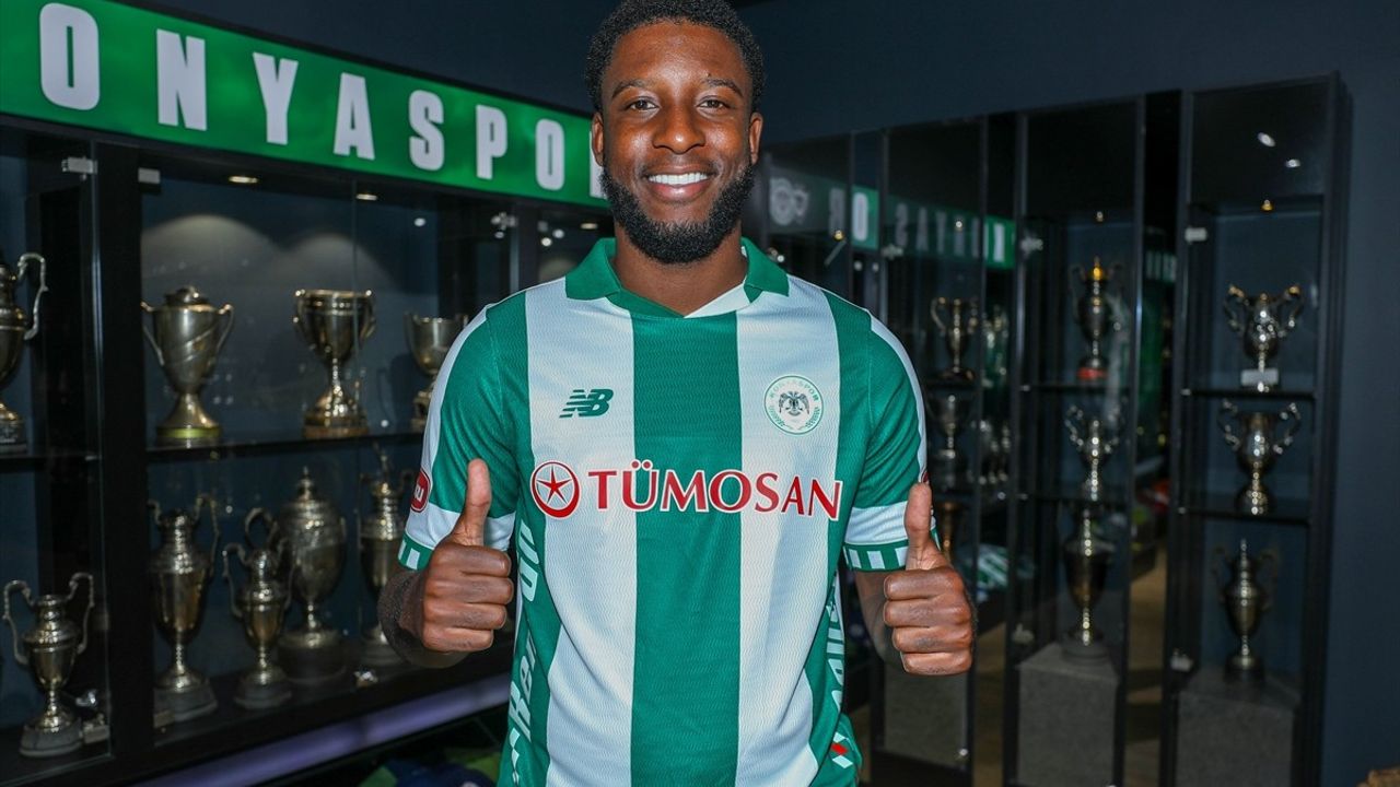 Konyaspor Riechedly Bazoer ile Anlaştı