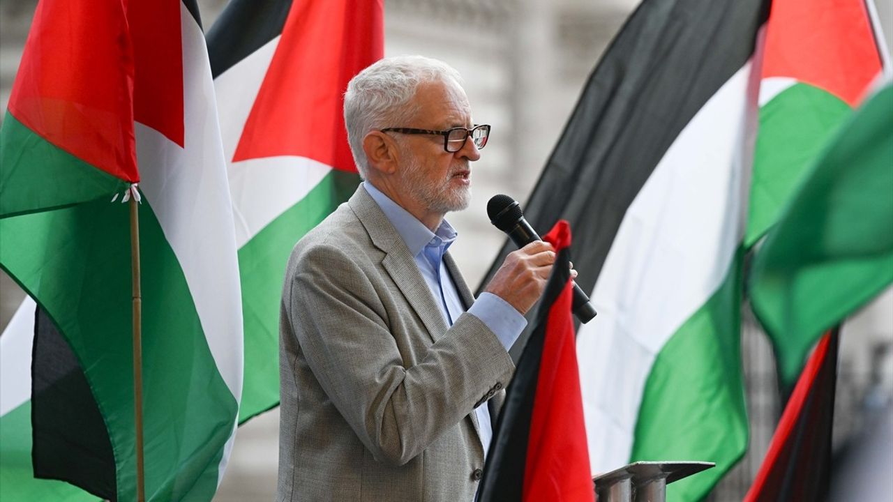 Londra'da İsrail'in El-Mevasi Saldırılarına Protesto