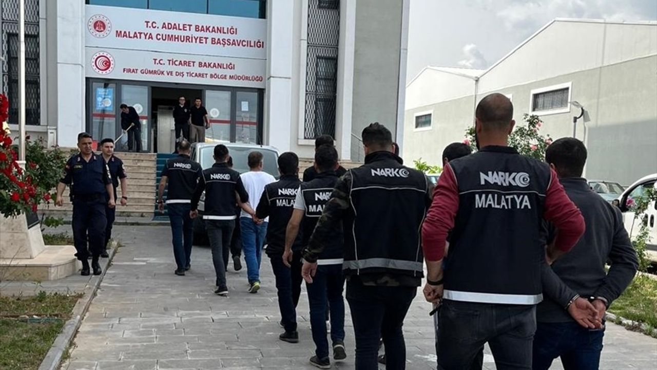 Malatya'da Uyuşturucu Operasyonunda 17 Şahıs Tutuklandı