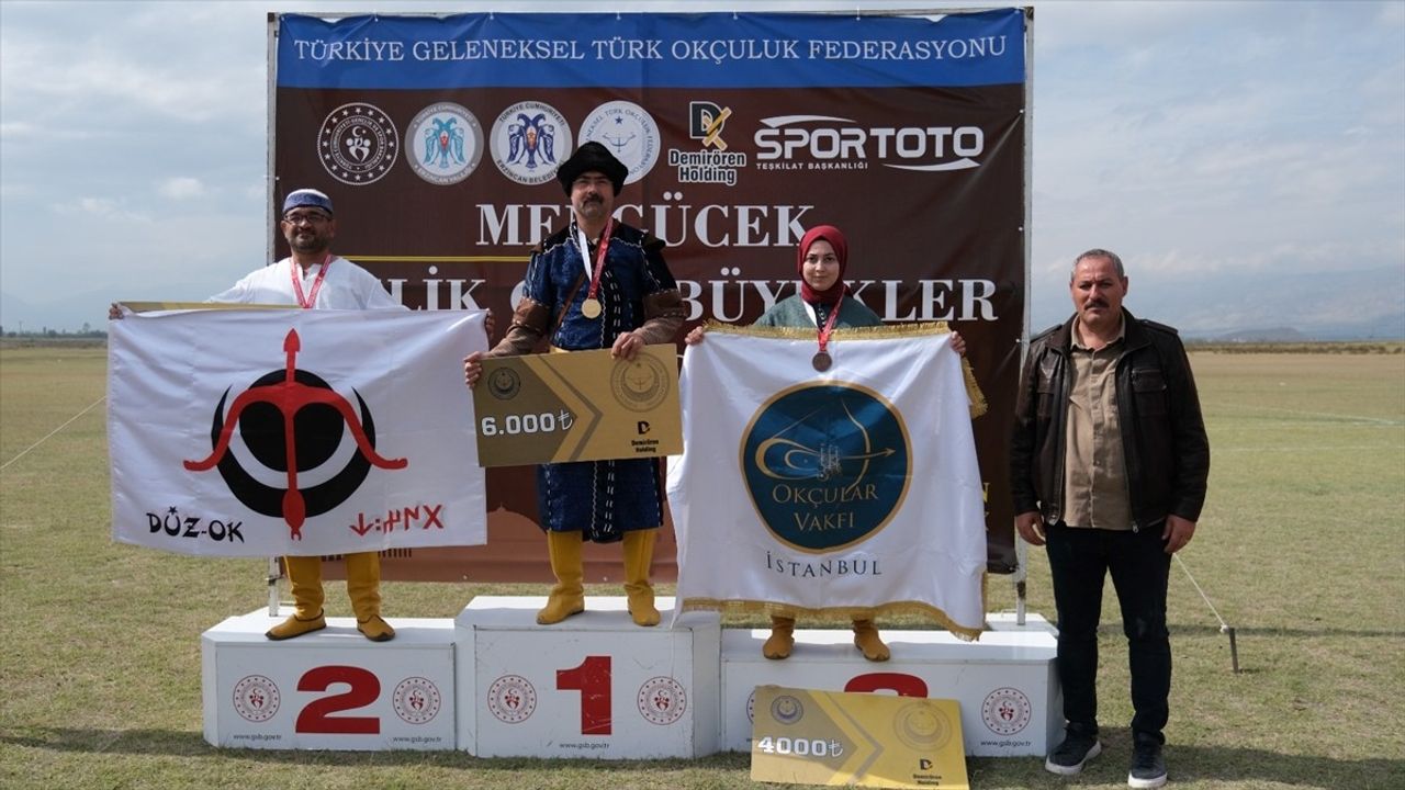 Mengücek Melik Gazi Büyükler Hava Koşusu Türkiye Şampiyonası Sonuçlandı