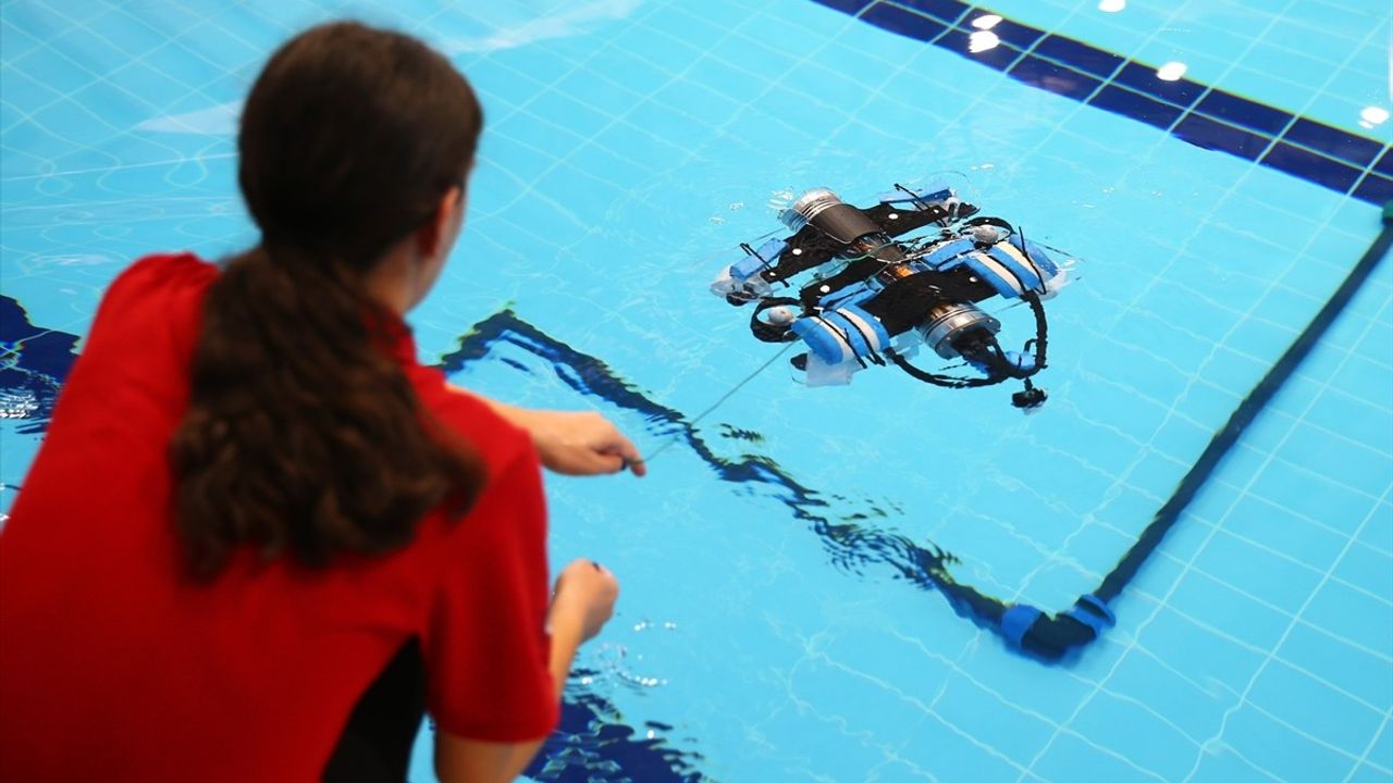 Mersin'de TEKNOFEST'te İnsansız Su Altı Yarışmaları Devam Ediyor