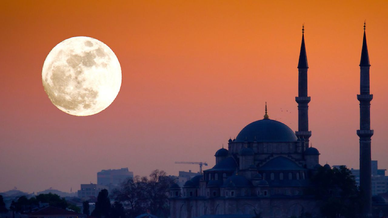 Mevlid Kandili’nde Çekilecek Zikir ve Tesbihler Hangileri, Saat Kaçta Çekilmeli?