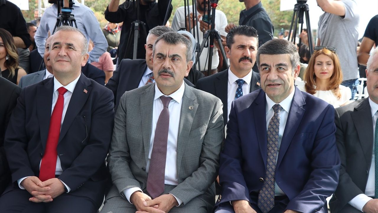 Milli Eğitim Bakanı Tekin, Elazığ'da Eğitimdeki Yenilikleri Açıkladı