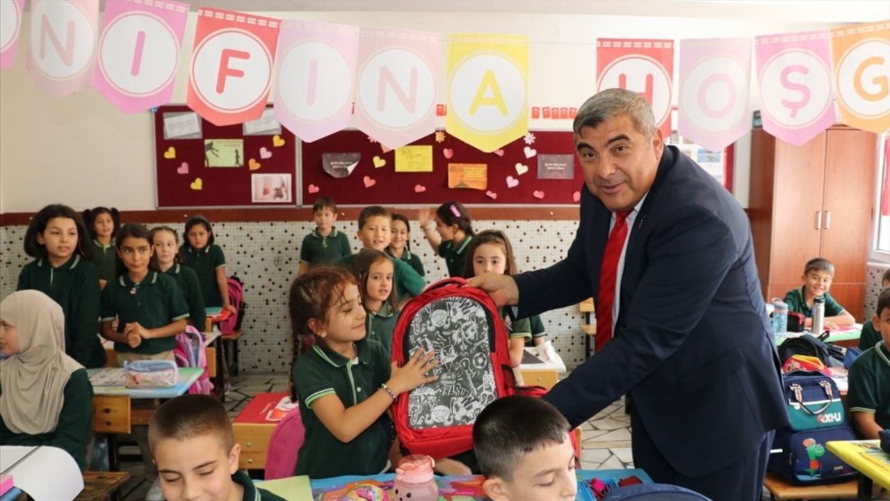 Milli Eğitim Bakanı Yusuf Tekin'den Öğrencilere Özel Mektup ve Hediyeler