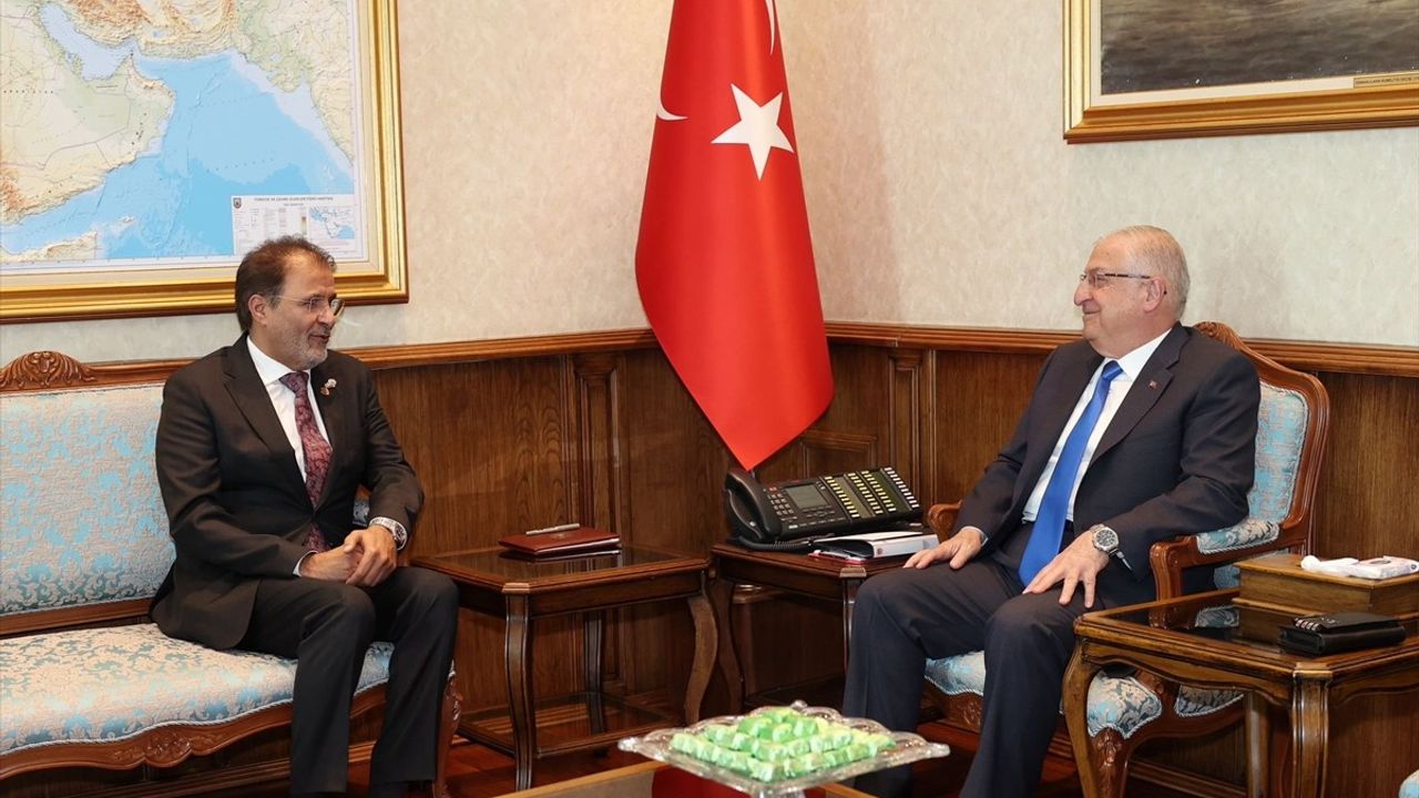Milli Savunma Bakanı Güler, Kuveyt Büyükelçisi Alenzi'yi Ağırladı