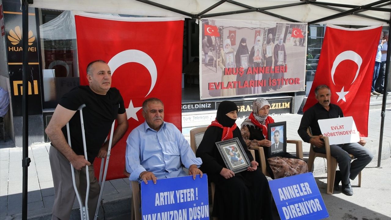 Muş'ta Aileler Evlat Nöbeti Tutmaya Devam Ediyor