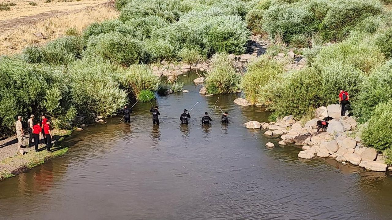 Narin Güran Arama Çalışmalarında Flaş Gelişme! Dalgıçlar Eğertutmaz Deresi'ne Aramaya Başladı