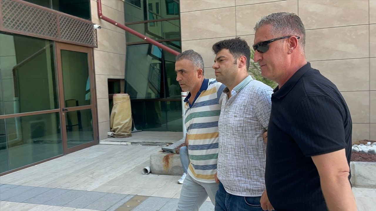 Nevşehir'de Eşinin Bıçaklı Saldırısına Uğrayan Kadın Hastaneye Kaldırıldı