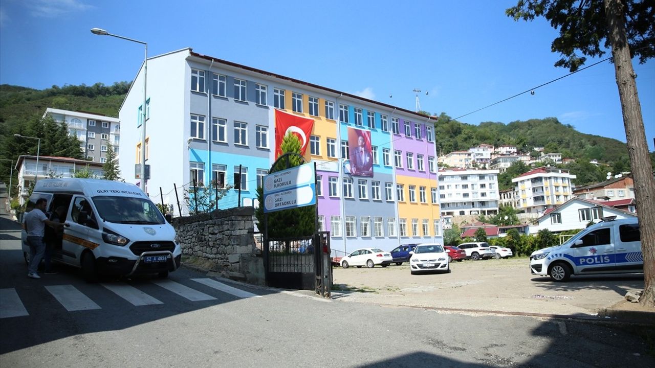 Ordu'daki Trafik Kazasında 7 Yaşındaki Öğrenci Hayatını Kaybetti