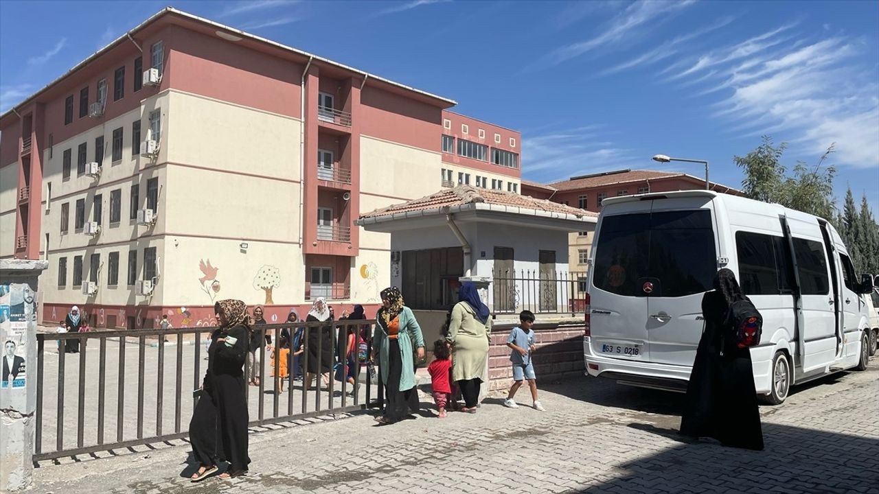 Şanlıurfa'da Gıda Zehirlenmesi Şüphesi: 6 Öğrenci Hastaneye Kaldırıldı