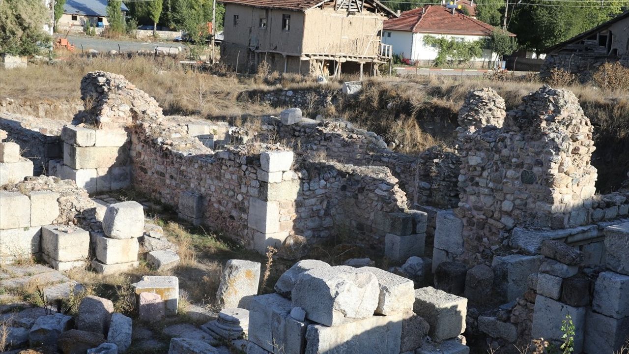 Sebastapolis Antik Kenti Kazı Çalışmaları Devam Ediyor