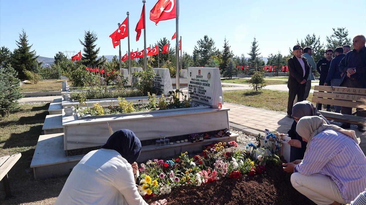 Şehit Polis Memuru Şeyda Yılmaz'a Anma Ziyareti