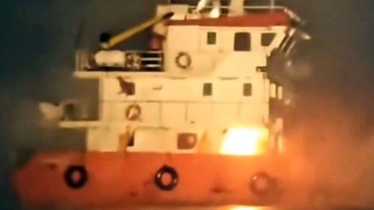 Şile Açıklarında Yangın Nedeniyleş Gemide Acil Müdahale