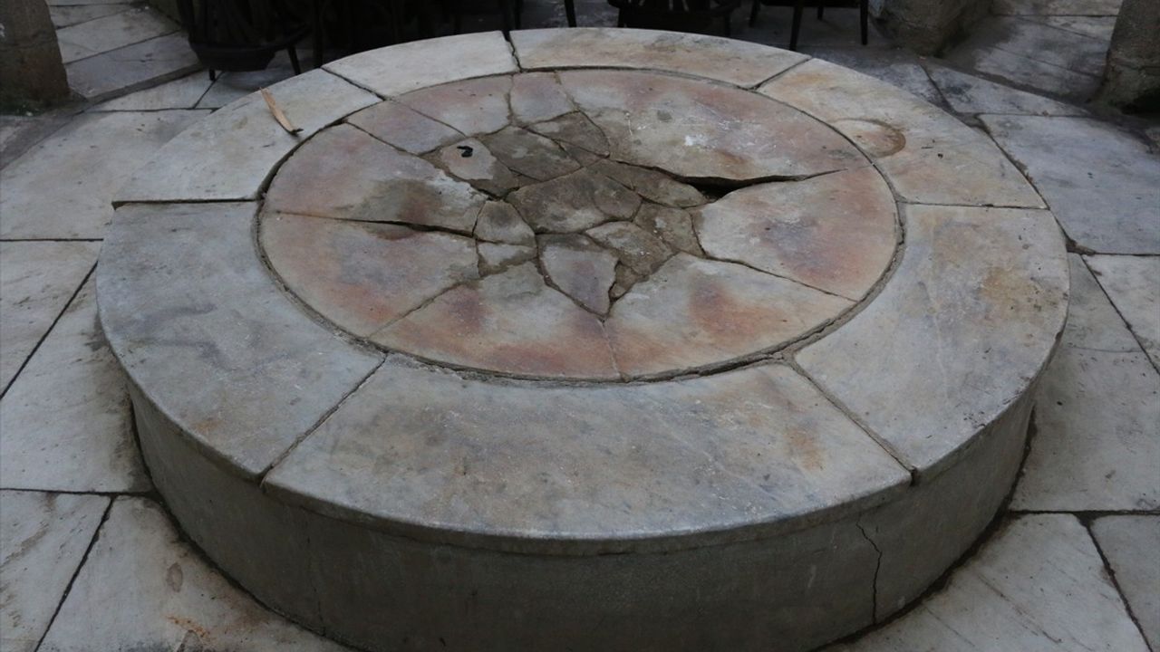 Tarihi Osmanlı Hamamı Satışa Çıkarıldı