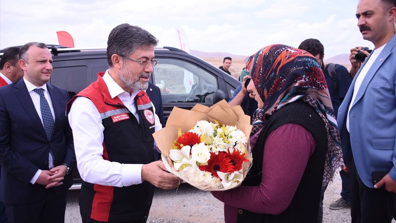 Tarım ve Orman Bakanı Yumaklı, Karaman'da Üretim ve İhracat Üzerine Açıklamalarda Bulundu