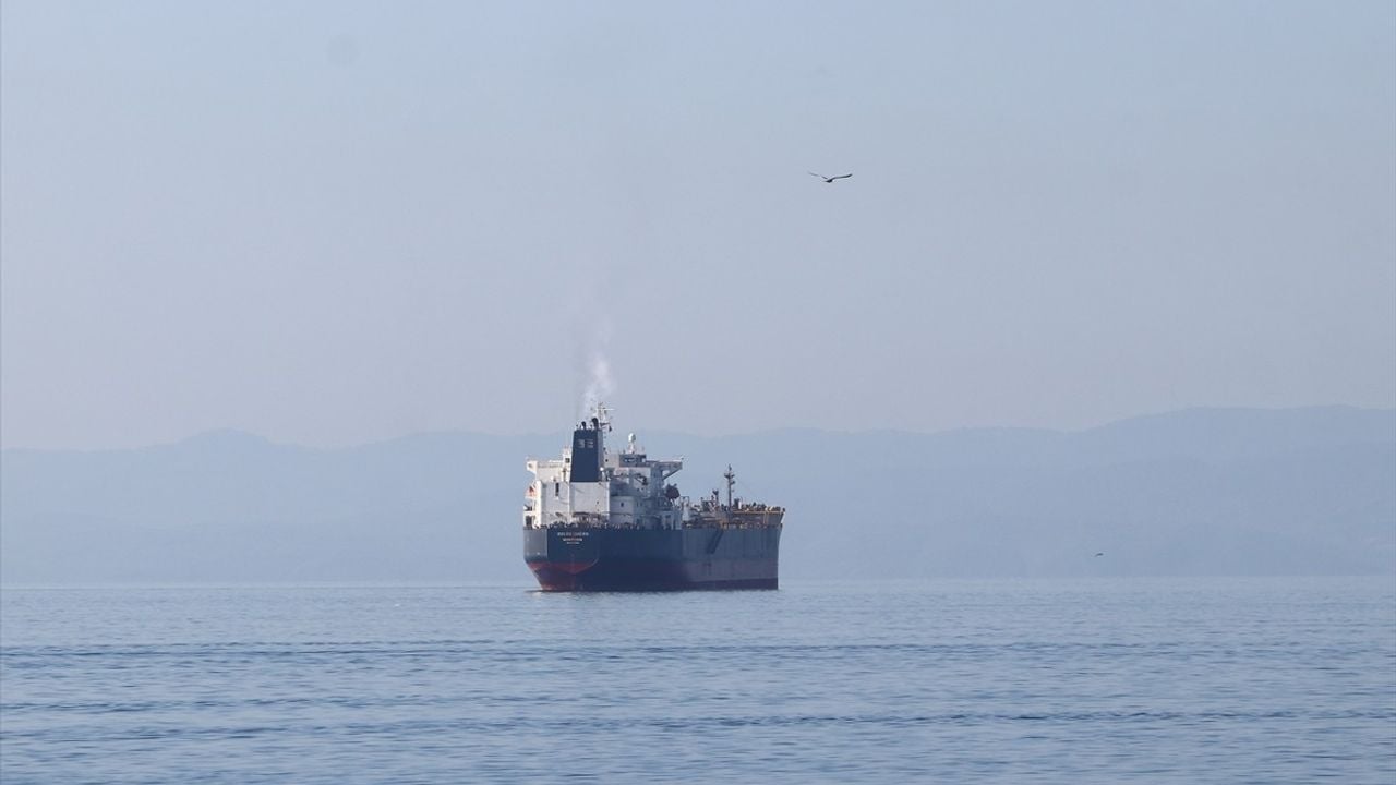 Tekirdağ'da Kayıp Denizciyi Arama Çalışmaları Devam Ediyor