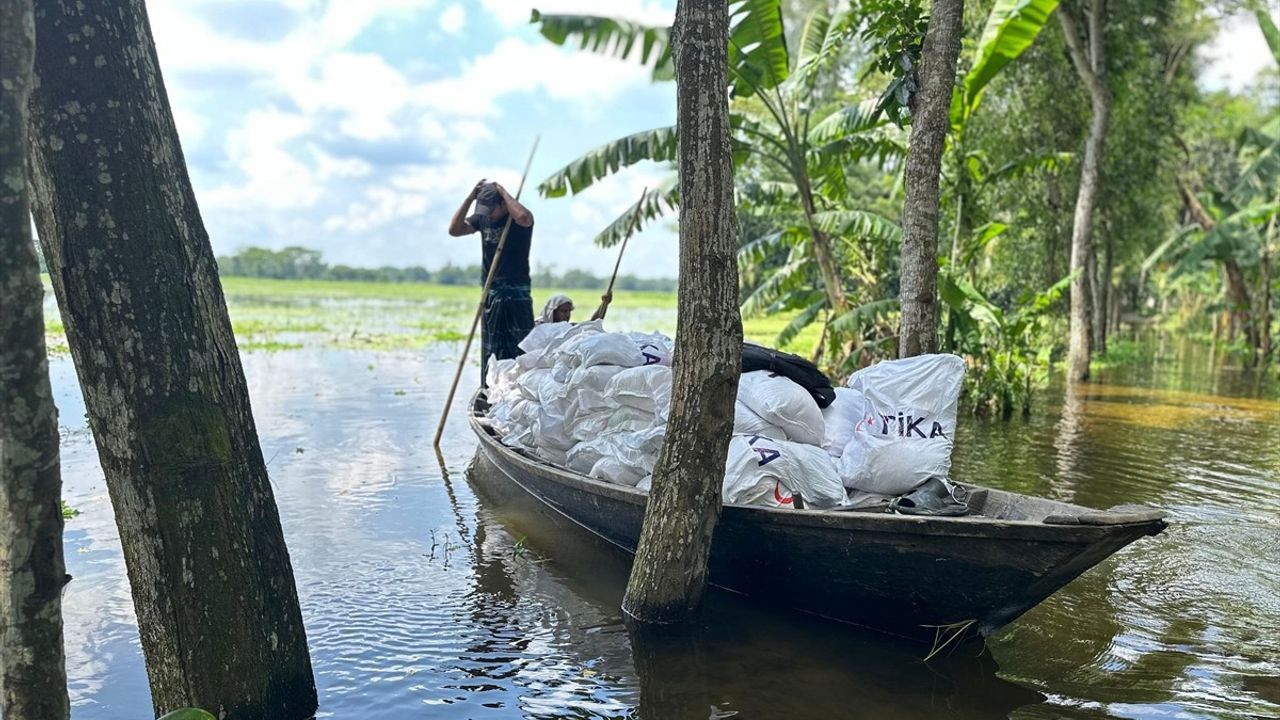 TİKA Bangladeş'e Sel Felaketi İçin Acil Yardım Gönderdi