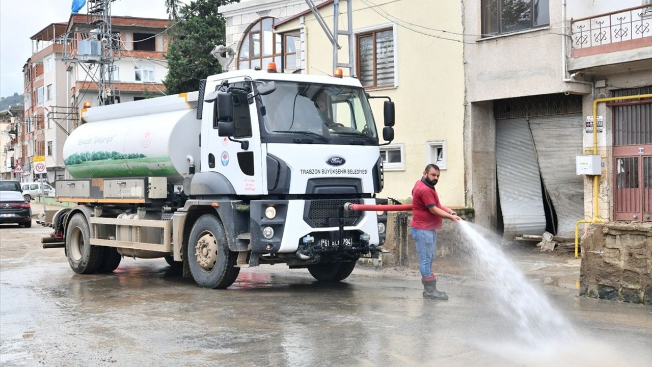 Trabzon'daki Taşkın ve Heyelan Hasarları İçin İyileştirme Çalışmaları Sürüyor