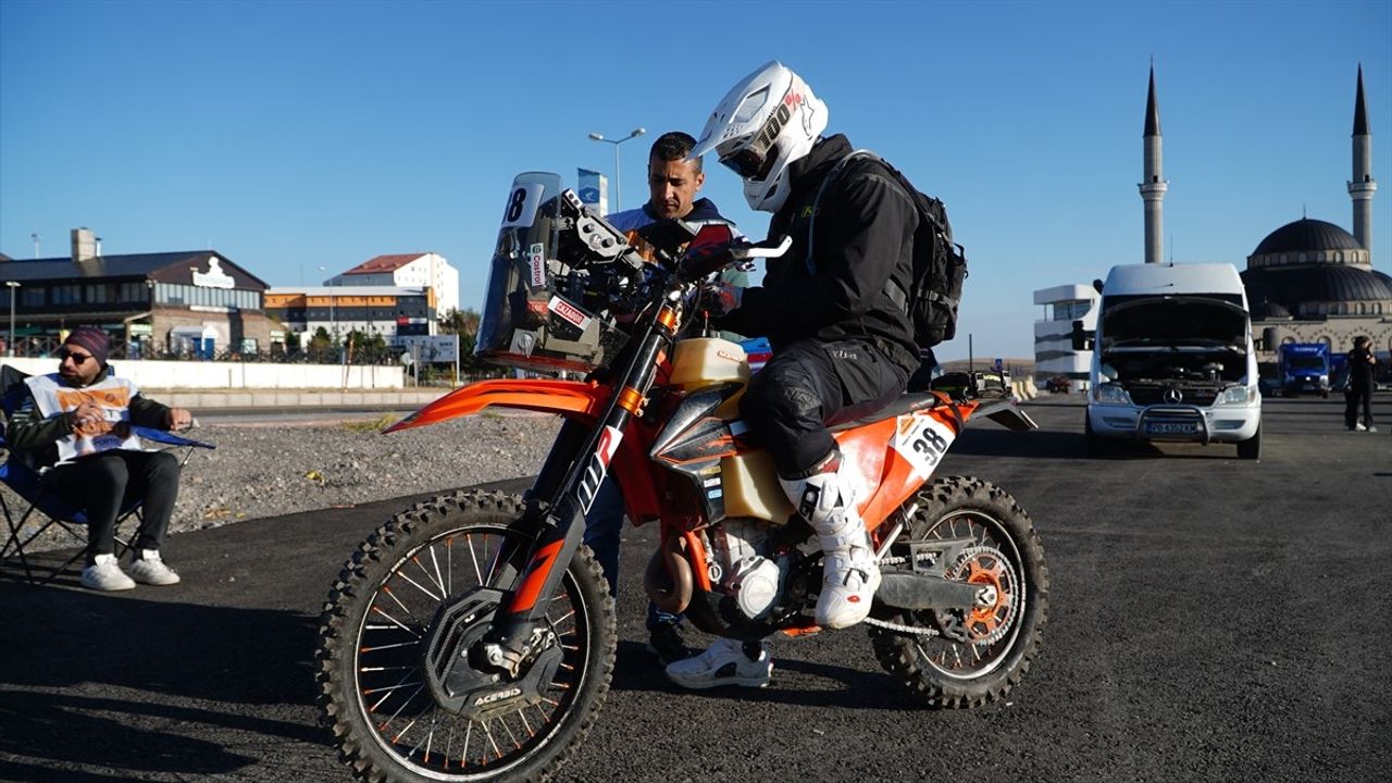 TransAnatolia Rally Raid Yarışçıları Erciyes'te Kamp Kurdu