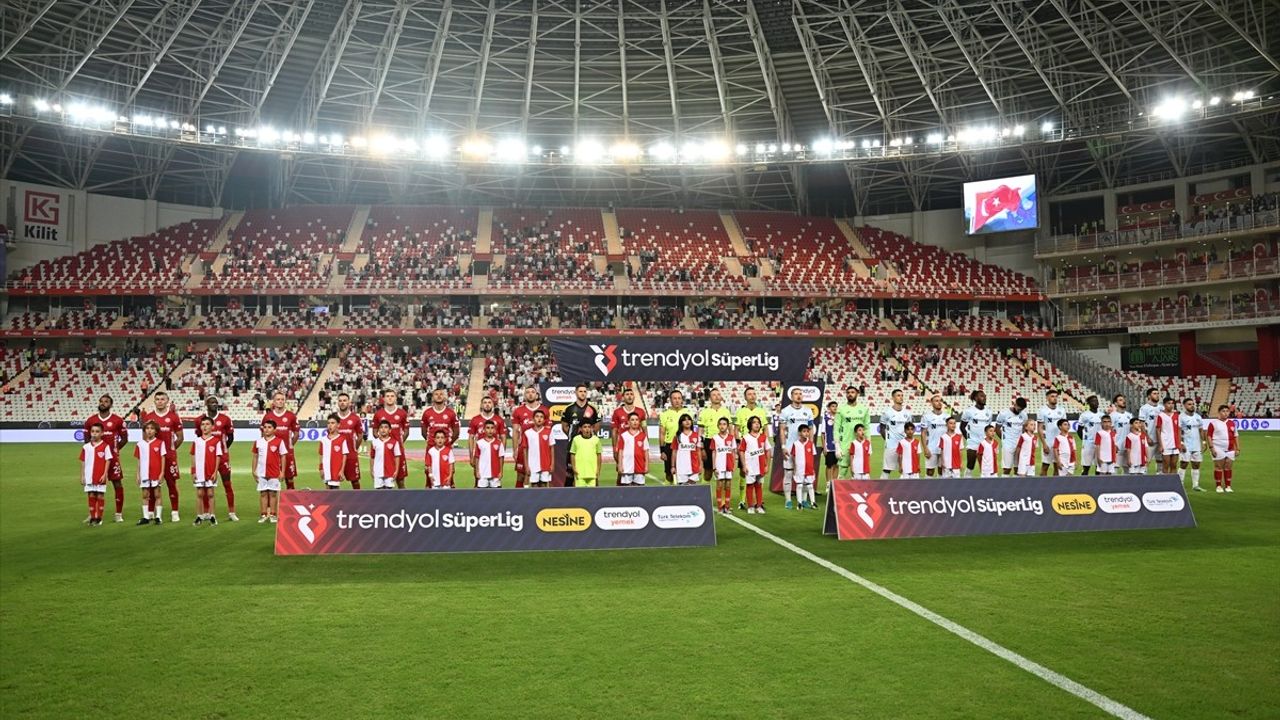 Trendyol Süper Lig: Antalyaspor ve Adana Demirspor Golsüz Beraberlikle Devam Ediyor