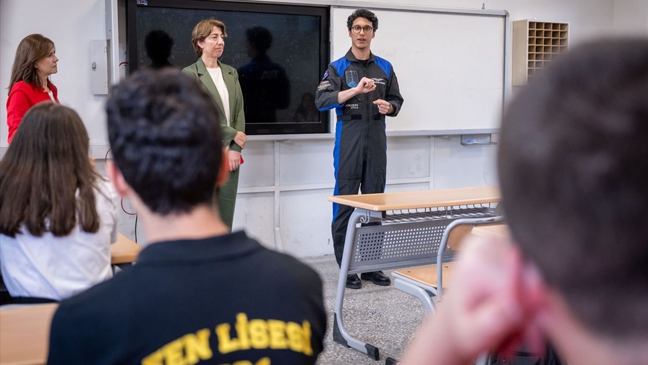 Türkiye'nin İkinci Astronotu Tuva Cihangir Atasever, Öğrencilerle Buluştu