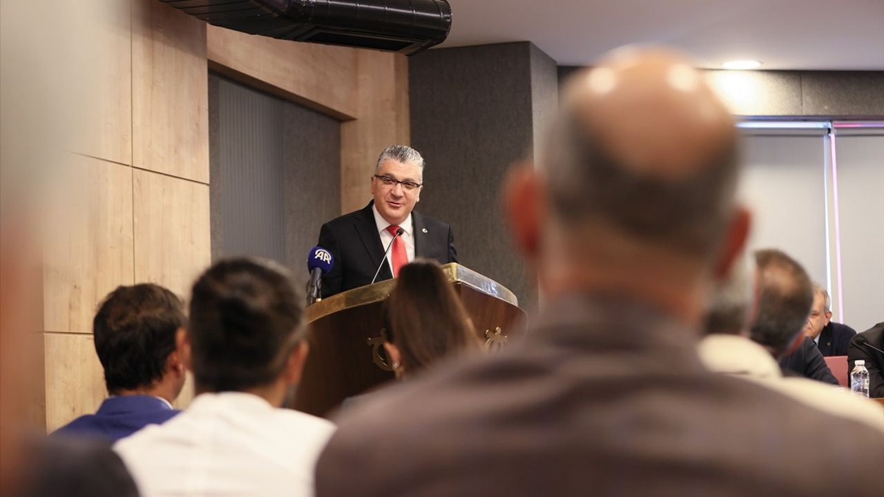 Ulaştırma ve Altyapı Bakan Yardımcısı Ünüvar, İzmir'deki Deniz Ticaret Odası Ziyaretinde Önemli Açıklamalarda Bulundu