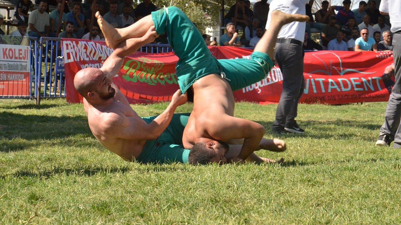 Uluslararası Karakucak Güreş Festivali Kahramanmaraş'ta Gerçekleştirildi