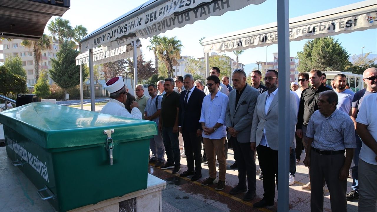 Ünlü Senarist Tomris Giritlioğlu'nu Son Yolculuğuna Uğurladık