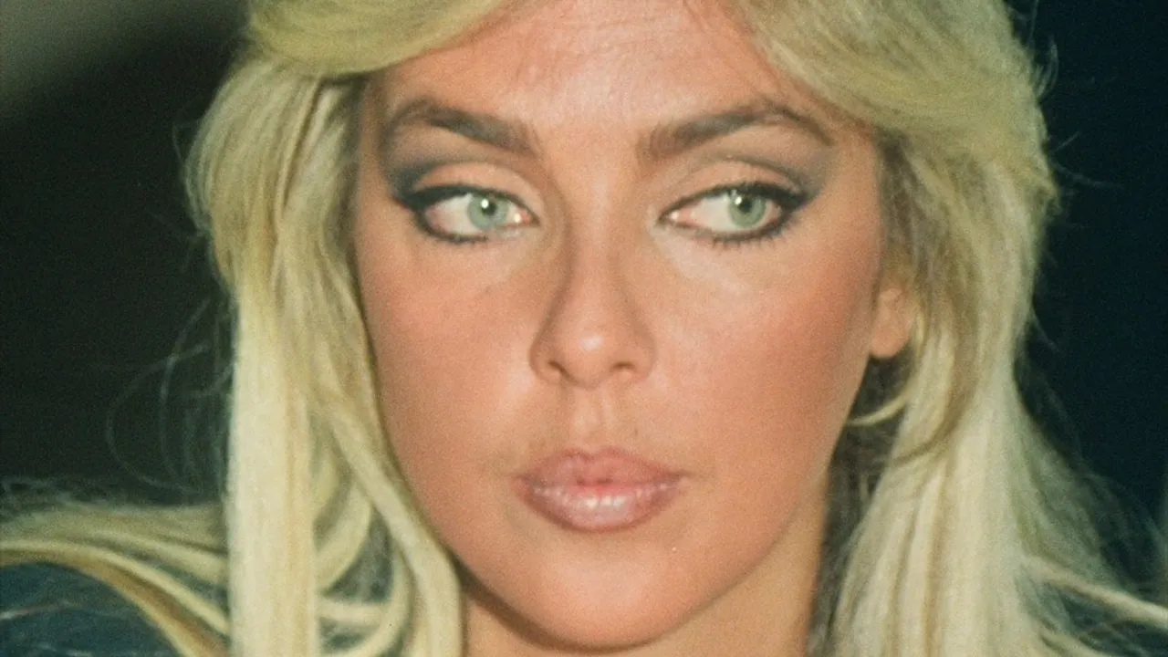 Ünlü Türk Oyuncu Ahu Tuğba'nın Hayatını Kaybetmesi