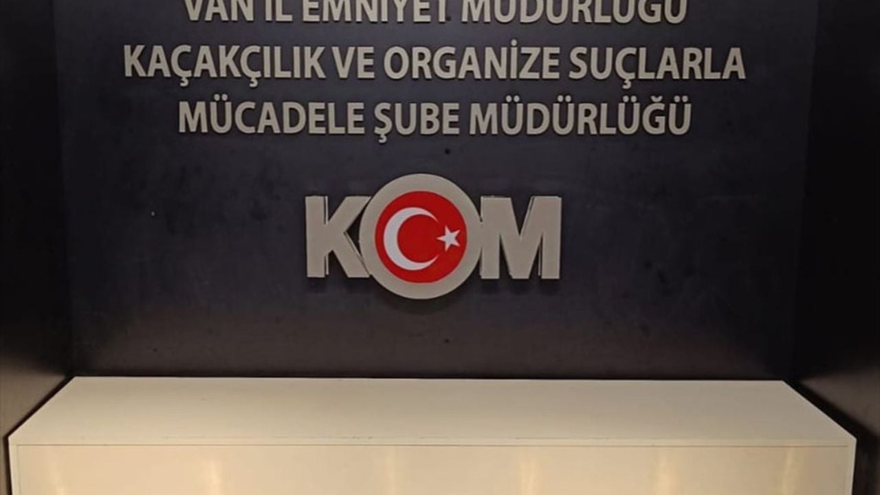 Van'da Kaçak 22 Kilogram Altın Ele Geçirildi