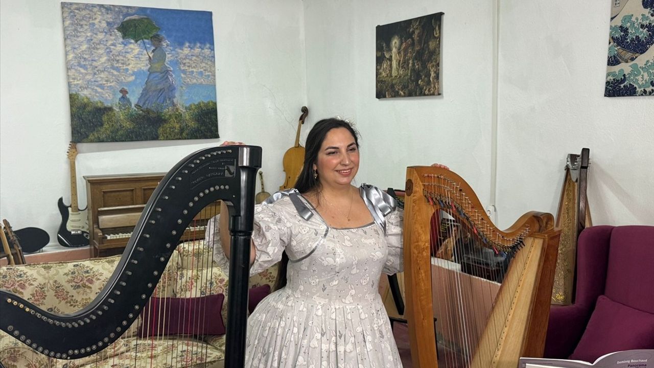 Zeynep Öykü Arp Müziklerini Tarihle Buluşturuyor