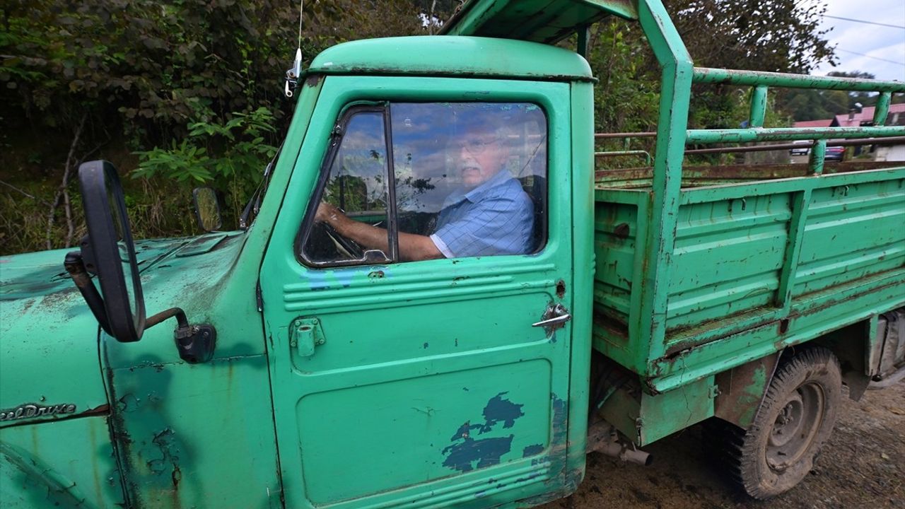 83 Yaşındaki Emekli Şoförün Kamyonet Aşkı