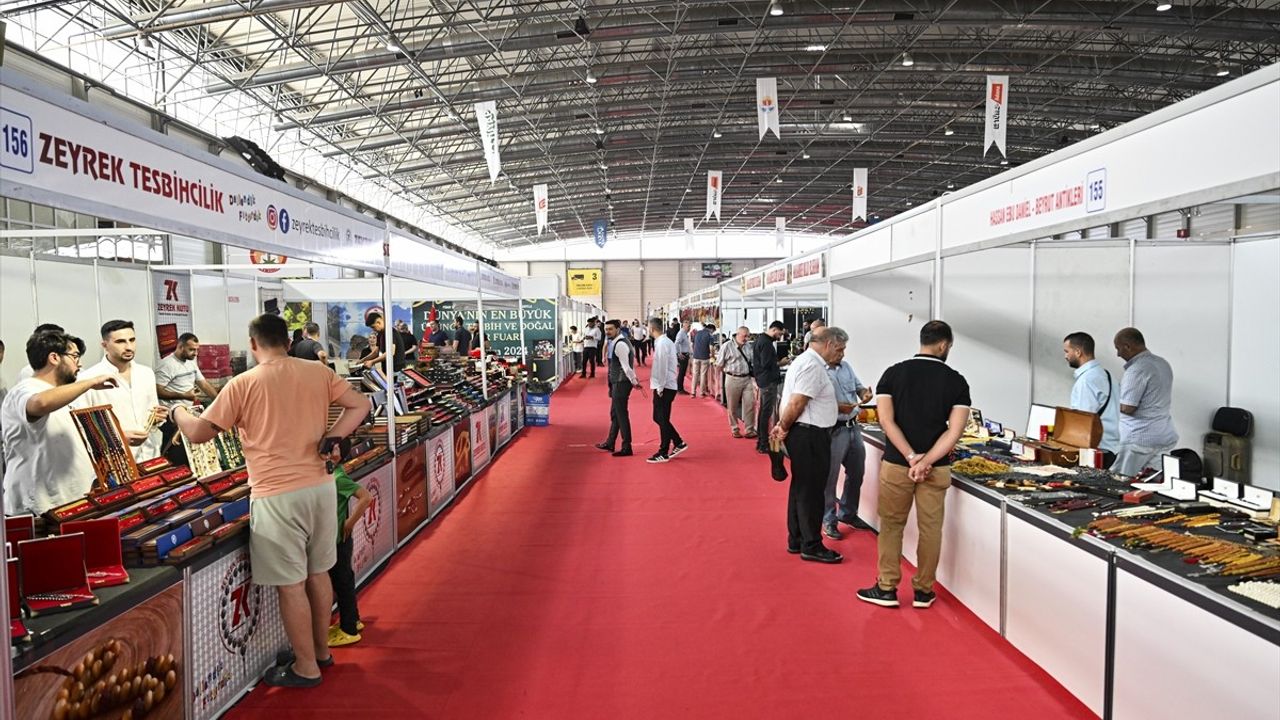 Adana'da 3. Tesbih ve Doğal Taşlar Fuarı Kapılarını Açtı