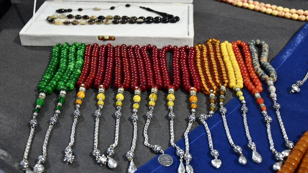 Adana'da 3. Tespih ve Doğal Taşlar Fuarı Gerçekleşti