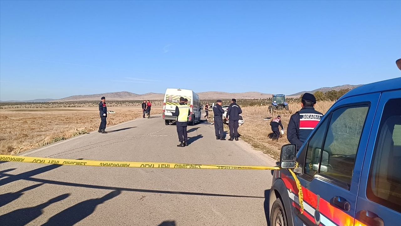 Afyonkarahisar'da Feci Kaza: 3 Ölü, 2 Yaralı