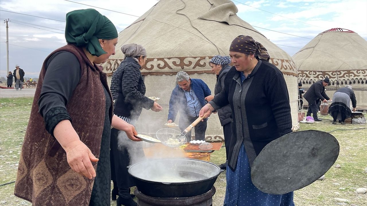 Ahıska Türklerinin Kırgızistan'a Gelişinin 80. Yıldönümü Coşkuyla Kutlandı