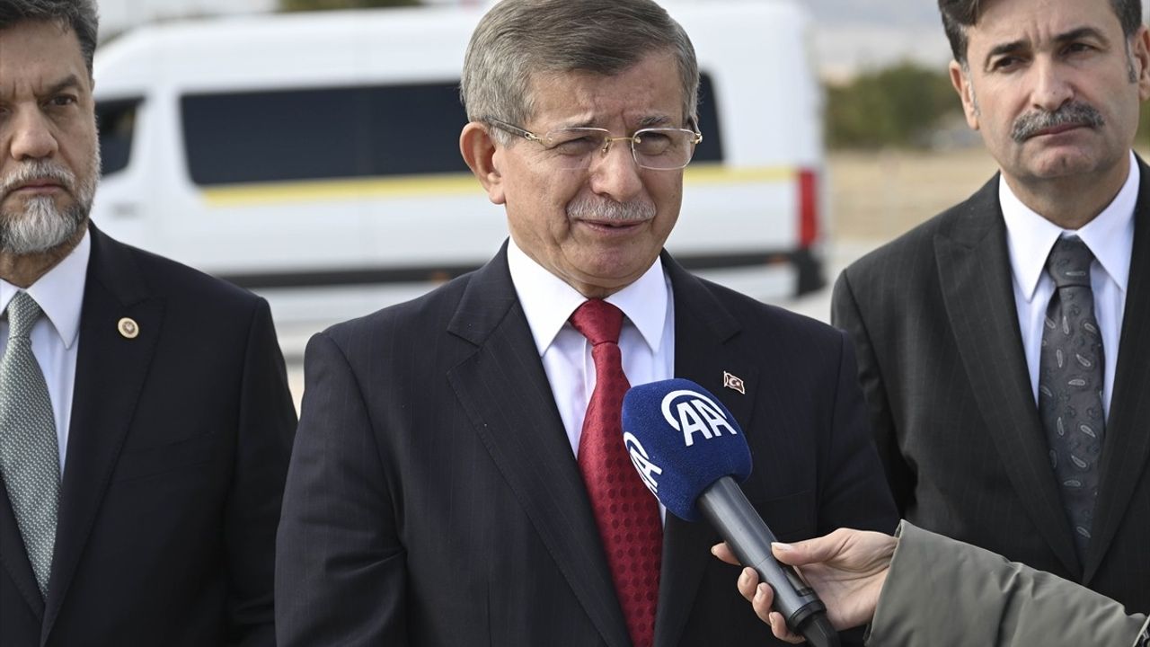 Ahmet Davutoğlu'ndan TUSAŞ'a Taziye Ziyareti