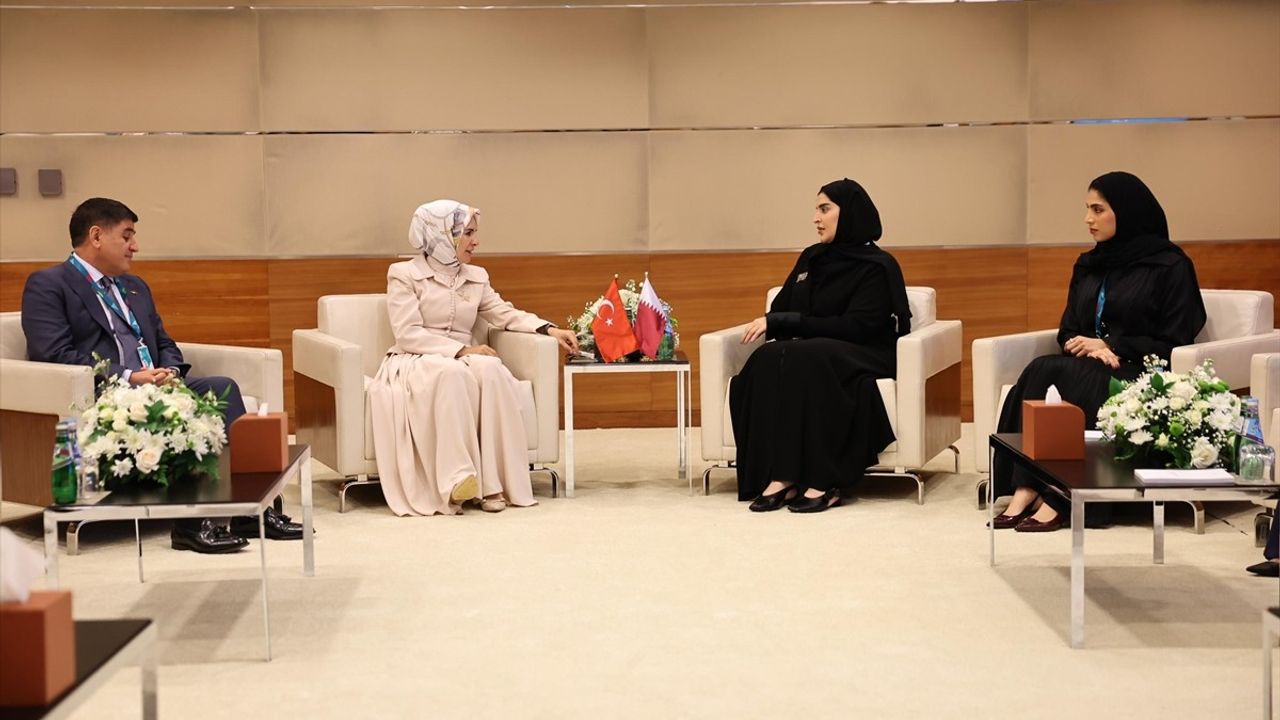 Aile ve Sosyal Hizmetler Bakanı Göktaş, Katar'da İkili Görüşmeler Gerçekleştirdi
