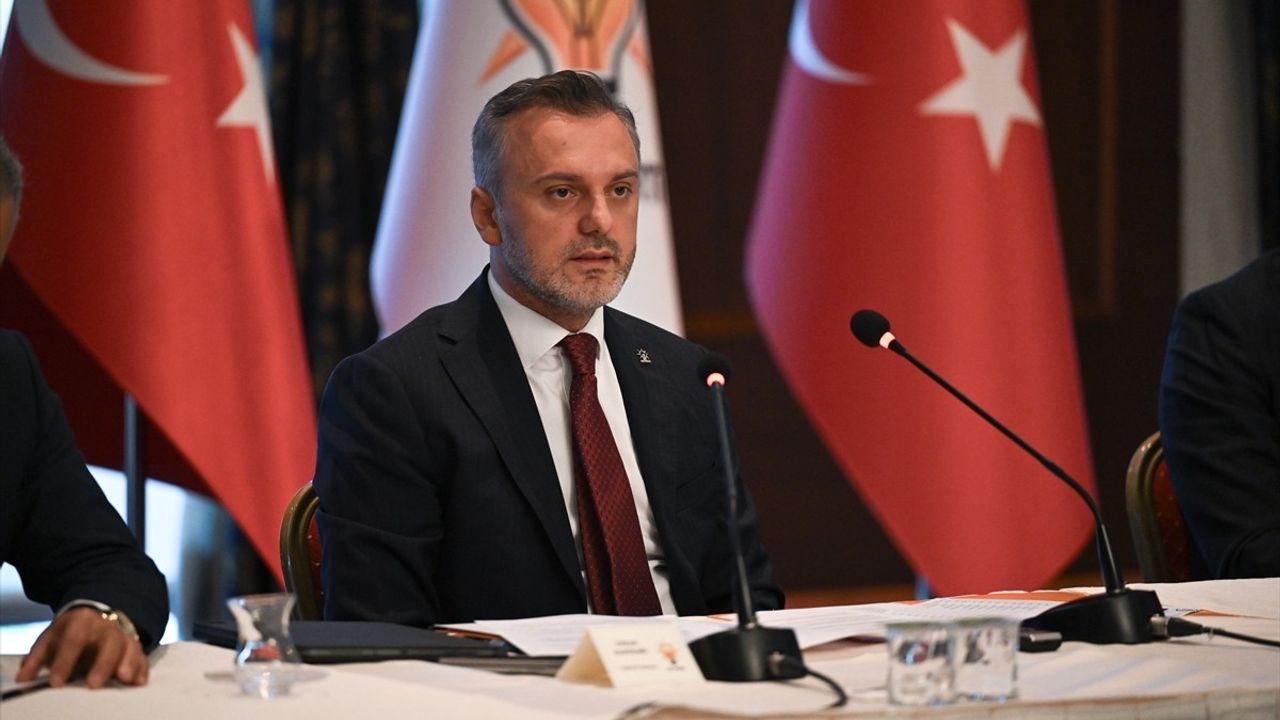 AK Parti'de Kadro Değişiklikleri ve 8. Olağan Kongre Süreci