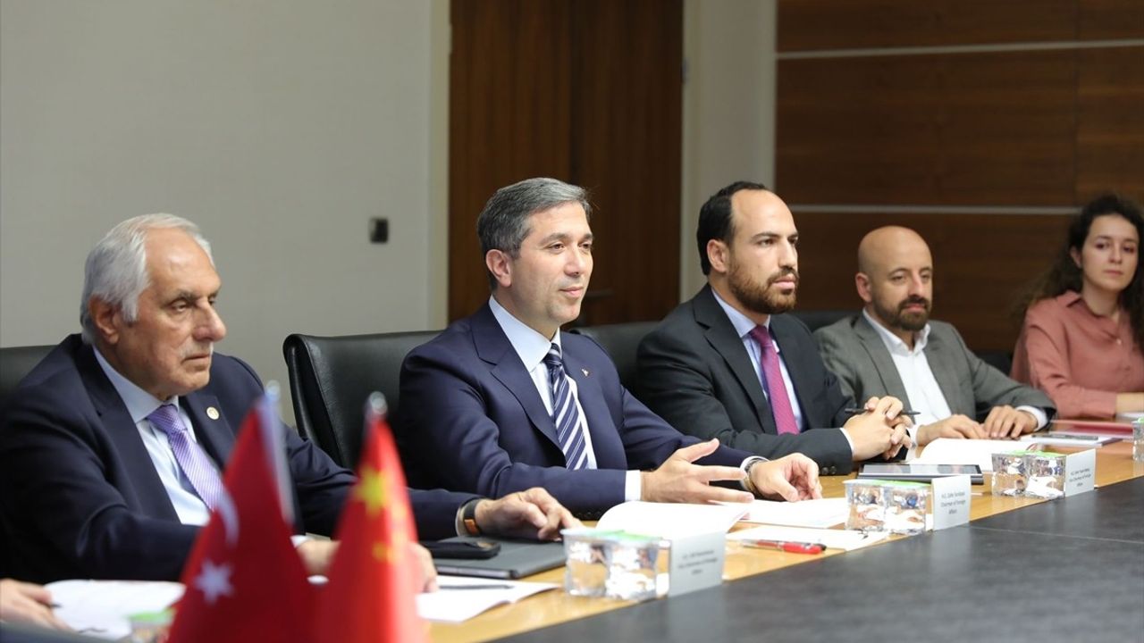 AK Parti'den Çin Heyetiyle Önemli Görüşme