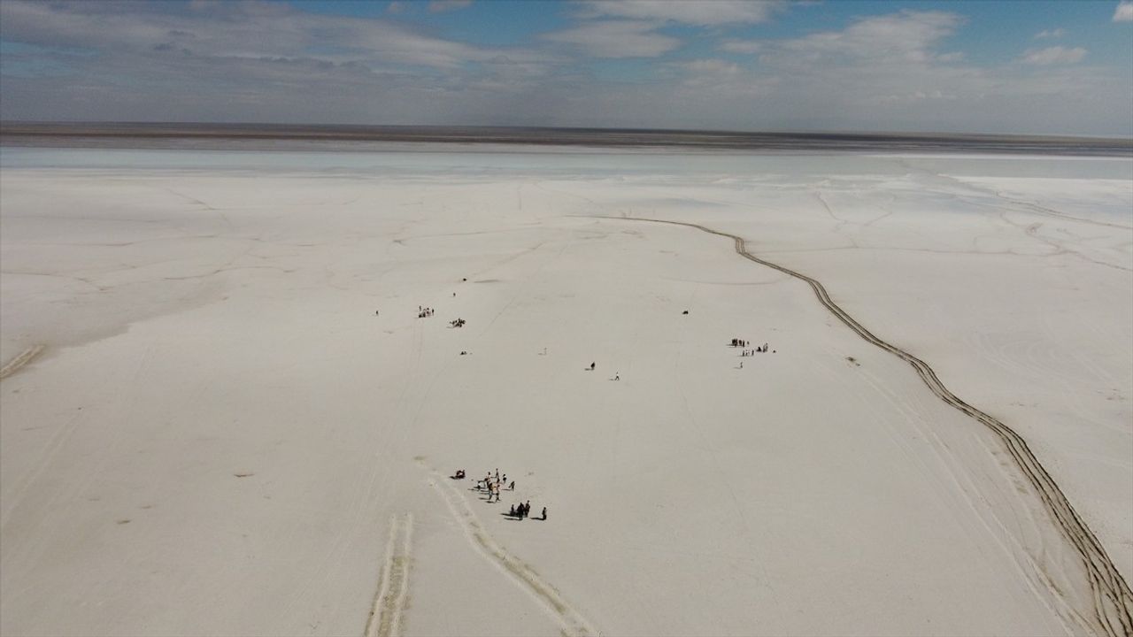 Aksaray'daki Öğrencilere Tuz Gölü Gezisi İmkanı