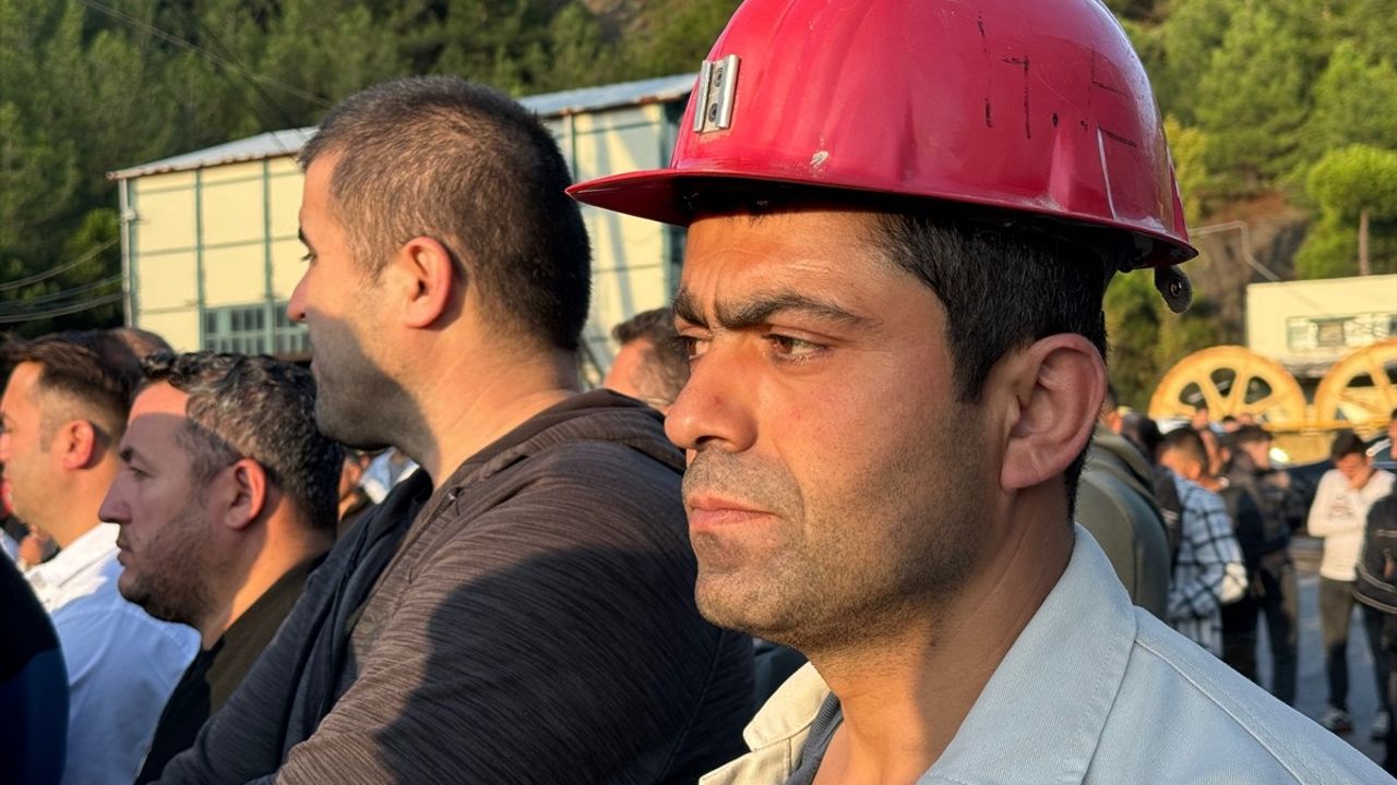 Amasra'da 43 Madenci İçin Anma Töreni Düzenlendi