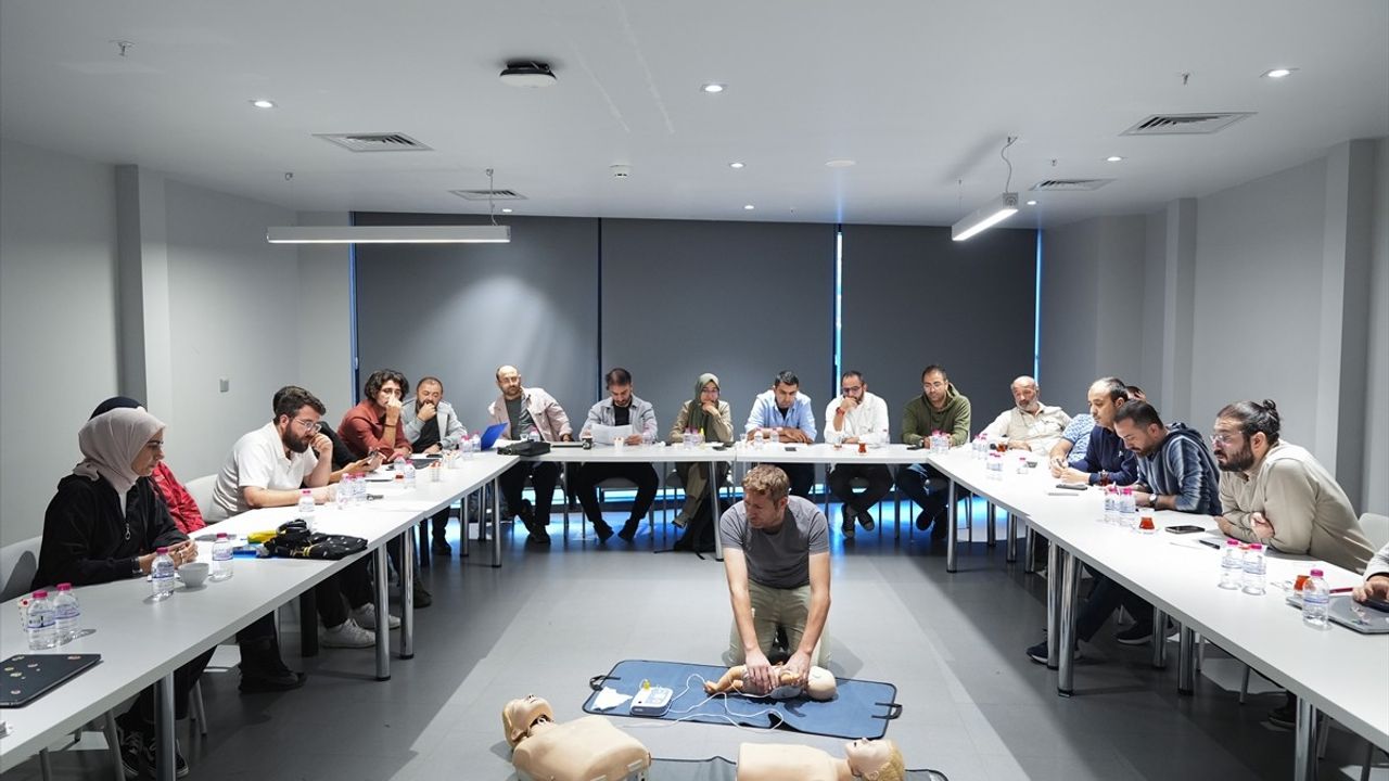 Anadolu Ajansı Personeline İlk Yardım Eğitimi Verildi