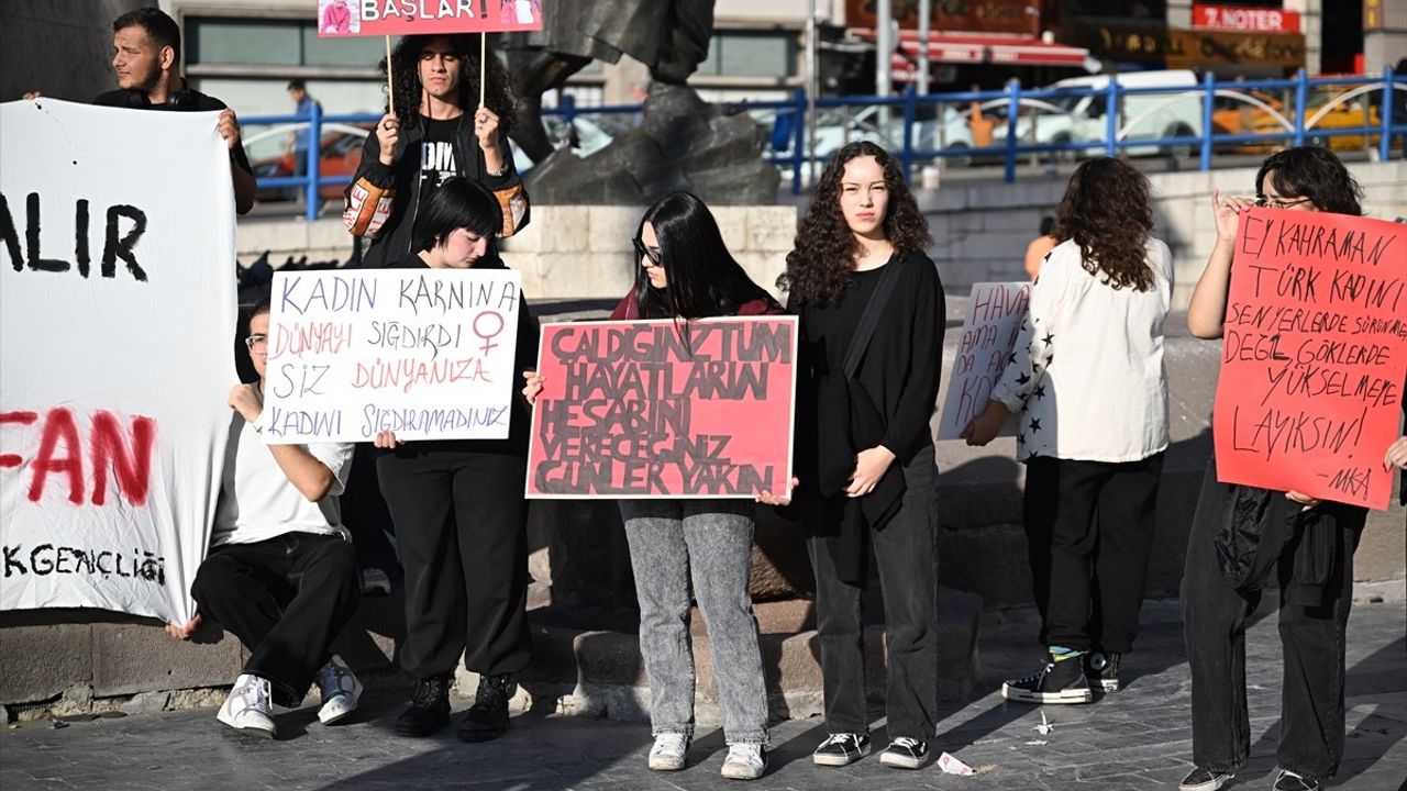 Ankara'da Kadın Cinayetlerine Karşı Protesto